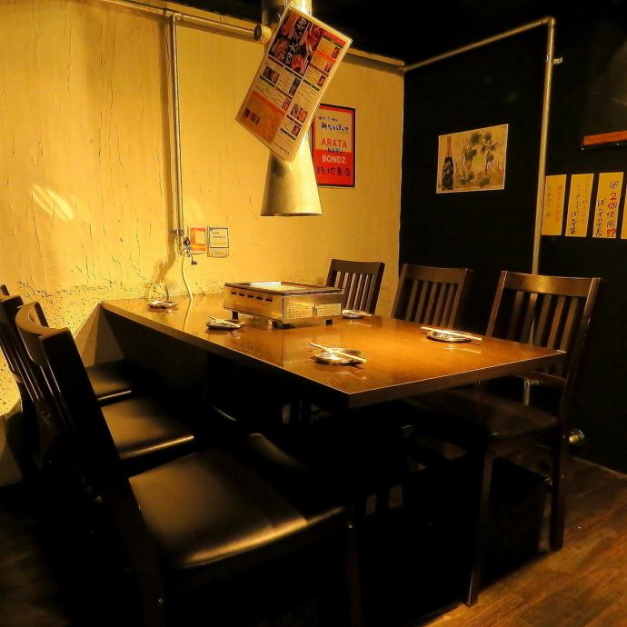 路地裏店 テーブル席